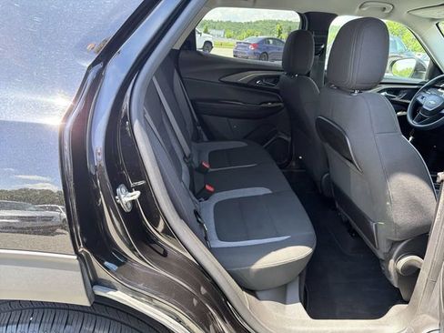 Used 2023 Chevrolet TrailBlazer LT FWD image 28