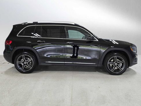 New 2026 Mercedes-Benz GLB 250 4MATIC image 2