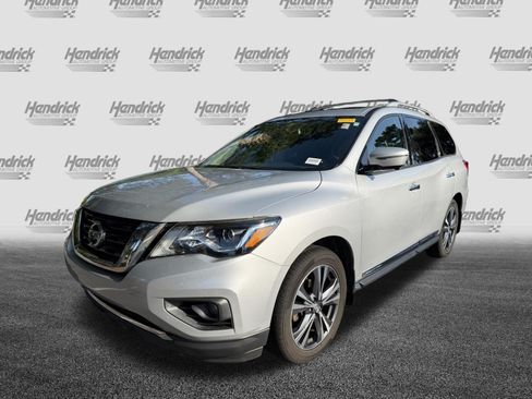 Used 2017 Nissan Pathfinder Platinum AWD/4WD image 5