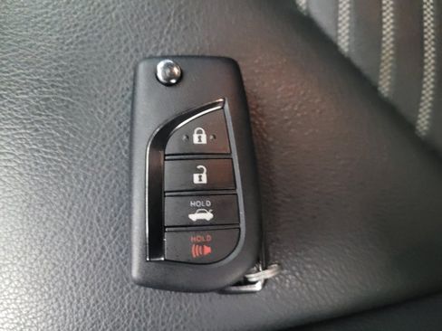 Used 2022 Toyota Camry SE image 32