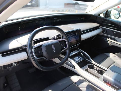 Used 2024 Lincoln Nautilus Premier w/ Equipment Group 102A image 10