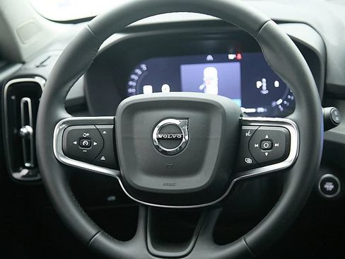 Certified 2026 Volvo XC40 B5 Plus AWD/4WD image 27