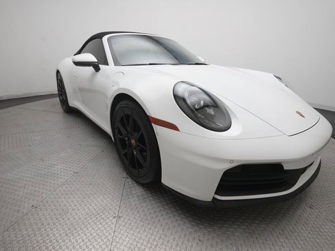 Used 2025 Porsche 911 Carrera RWD image 3