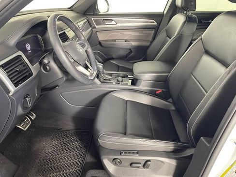 Used 2023 Volkswagen Atlas Cross Sport SEL R-Line AWD/4WD image 2