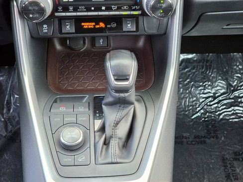 Used 2021 Toyota RAV4 Limited AWD/4WD image 30