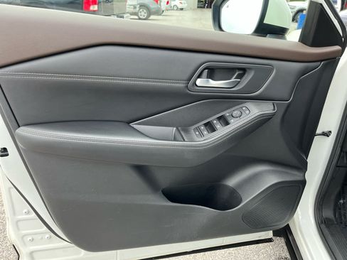 Used 2023 Nissan Rogue SV w/ SV Premium B Package AWD/4WD image 11