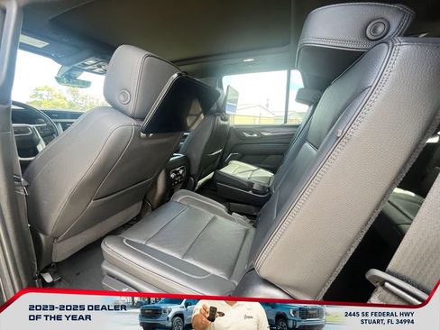 Used 2021 GMC Yukon Denali w/ Denali Premium Package image 13