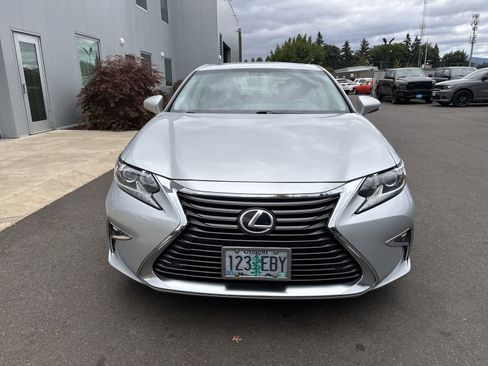 Used 2016 Lexus ES 350 w/ Premium Package w/Wood Trim FWD image 7