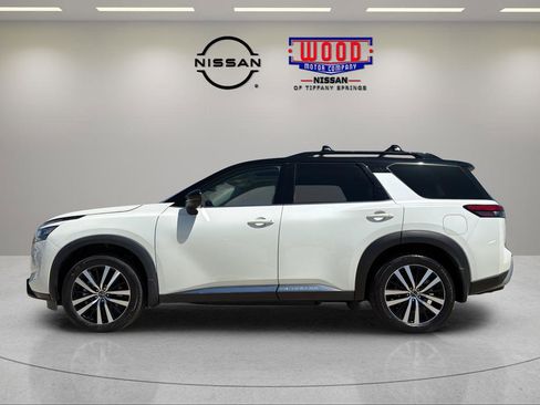 Certified 2023 Nissan Pathfinder Platinum w/ Black Appearance Package AWD/4WD image 5