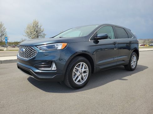 Used 2023 Ford Edge SEL AWD/4WD image 2
