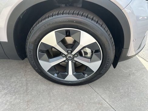 Certified 2026 Volvo XC40 B5 Plus AWD/4WD image 14
