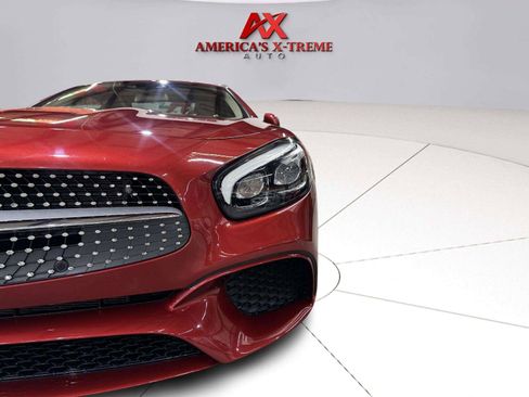 Used 2018 Mercedes-Benz SL 550 image 13