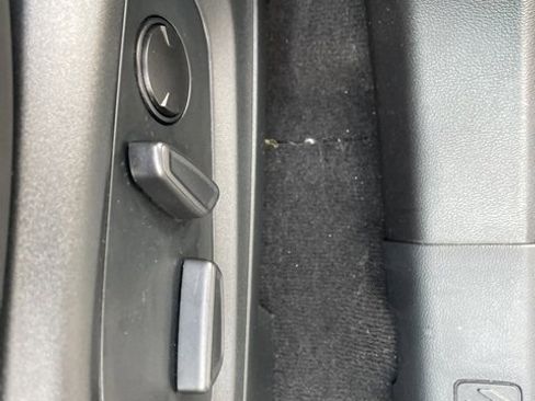 Used 2023 Ford Explorer XLT w/ Equipment Group 202A image 23