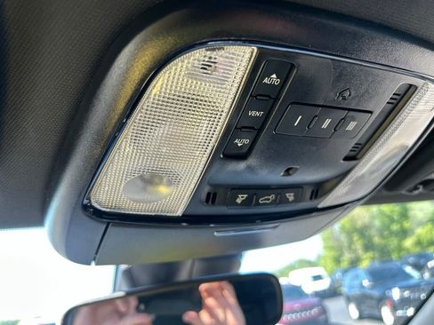 Used 2025 Dodge Durango GT AWD/4WD image 21