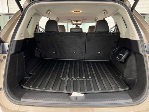 Used 2025 Nissan Rogue SV AWD/4WD image 28