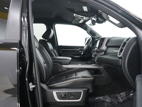 Used 2022 RAM 1500 Laramie w/ Sport Appearance Package image 11