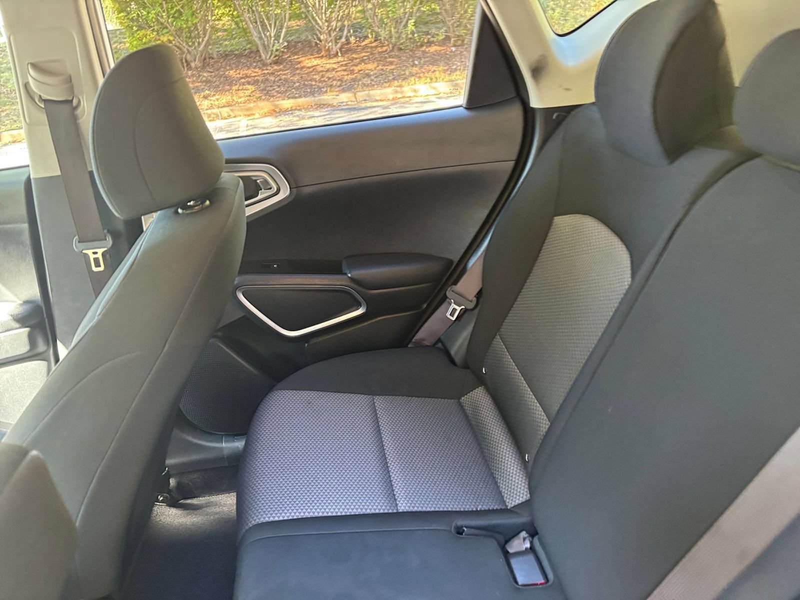 Used 2025 Kia Soul LX w/ LX Technology Package FWD image 33
