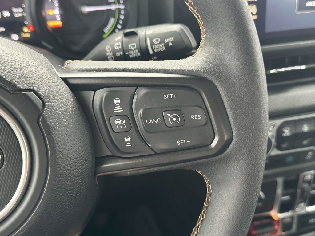 Used 2024 Jeep Wrangler Unlimited AWD/4WD image 27