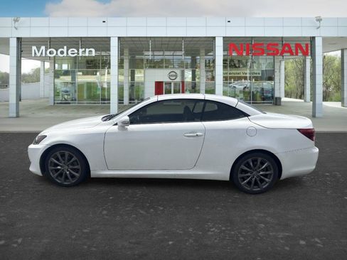 Used 2013 Lexus IS 250C w/ Luxury Pkg RWD image 2