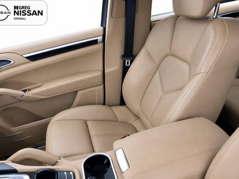 Used 2011 Porsche Cayenne AWD/4WD image 11