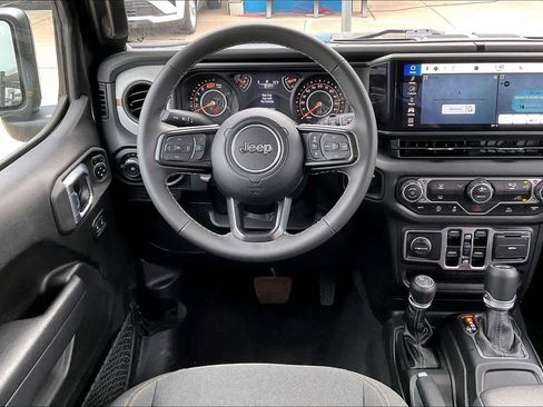 Used 2025 Jeep Wrangler Sport S image 7
