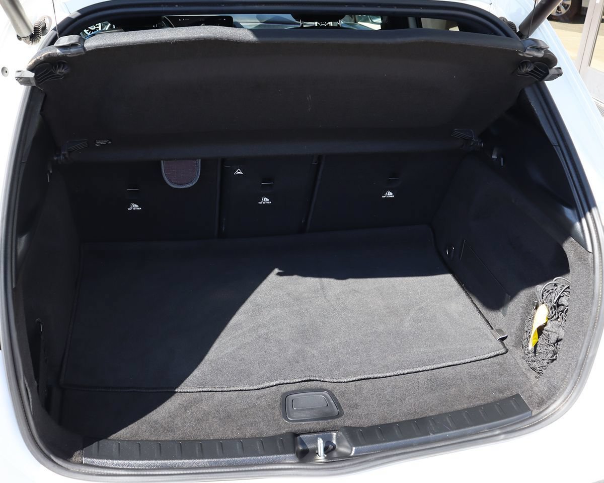 Used 2021 Mercedes-Benz GLA 250 w/ Premium Package image 26