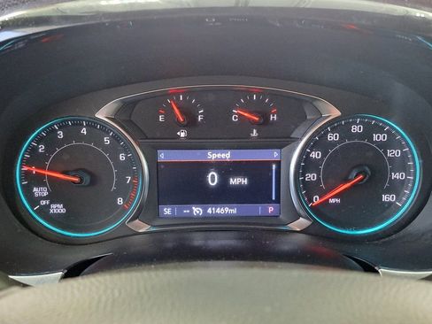 Used 2023 Chevrolet Traverse LT image 10