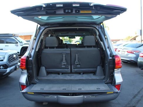Used 2008 Lexus LX 570 4WD w/ Technology Pkg image 33
