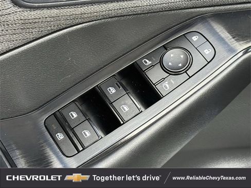 Used 2023 Nissan Rogue S image 30