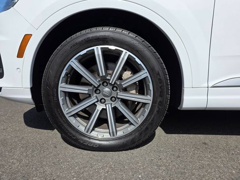 Used 2019 Audi Q7 3.0T Premium Plus w/ Premium Plus Package AWD/4WD image 10