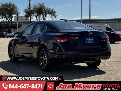 Used 2025 Nissan Sentra SV image 7