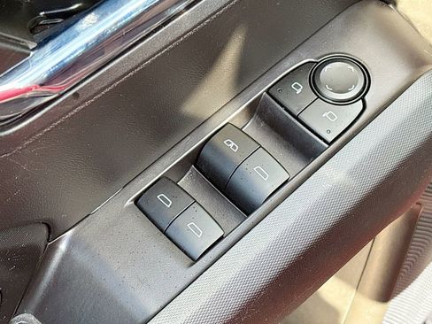 Used 2023 Chevrolet Colorado LT w/ LT Convenience Package image 18