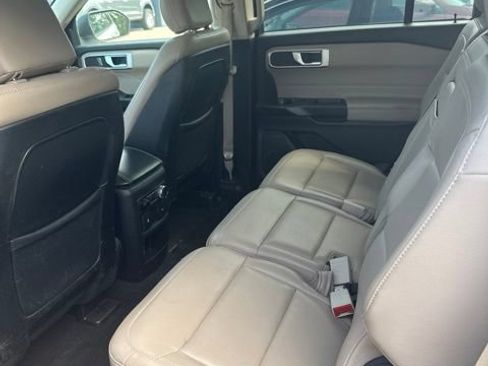 Used 2020 Ford Explorer XLT w/ Equipment Group 202A AWD/4WD image 7