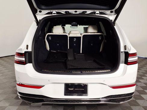 Certified 2025 Genesis GV80 3.5T Prestige image 8