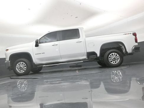 Used 2022 Chevrolet Silverado 2500 LT AWD/4WD image 43