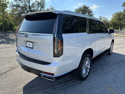 Used 2023 Cadillac Escalade ESV Premium Luxury image 5