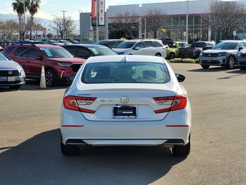 Used 2018 Honda Accord LX image 6