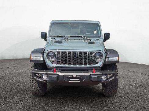 Used 2025 Jeep Wrangler Rubicon w/ Convenience Group AWD/4WD image 8