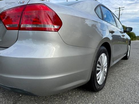 Used 2014 Volkswagen Passat 1.8T S image 22