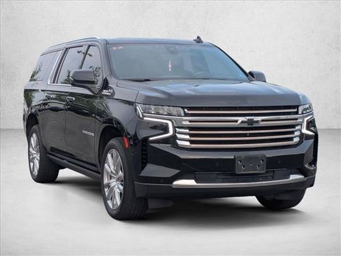 Used 2022 Chevrolet Suburban High Country AWD/4WD image 3