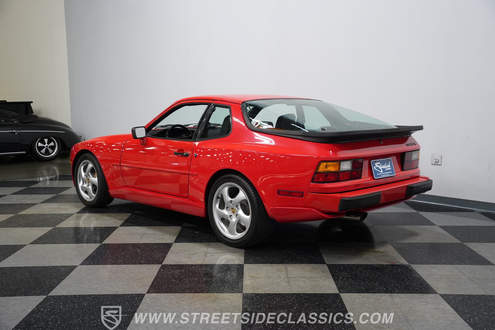 Used 1987 Porsche 944 Coupe RWD image 10