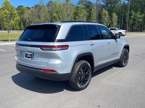 New 2026 Jeep Grand Cherokee Altitude AWD/4WD image 7
