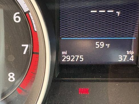 Used 2017 Volkswagen Golf R 4-Door image 12