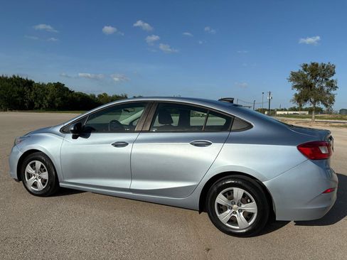 Used 2017 Chevrolet Cruze LS FWD image 55