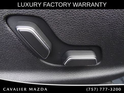 Used 2025 Genesis GV70 2.5T AWD/4WD image 19