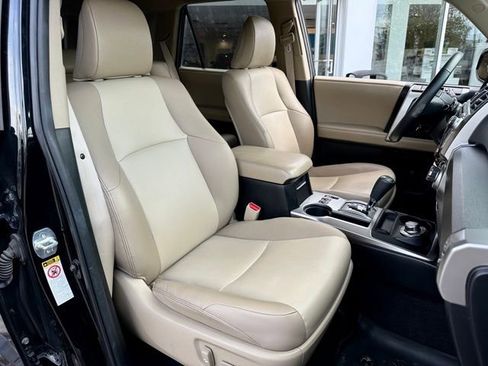 Used 2018 Toyota 4Runner SR5 Premium image 23