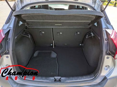 Used 2020 Nissan Kicks SR image 15