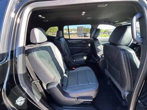 Used 2025 GMC Acadia AT4 w/ Super Cruise Package AWD/4WD image 31