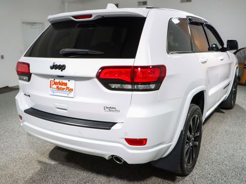 Used 2022 Jeep Grand Cherokee Laredo X image 7