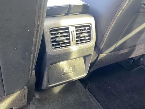 Used 2025 Nissan Rogue SV w/ SV Premium Package image 12